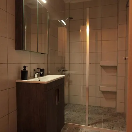 Chrisandro Apartment *